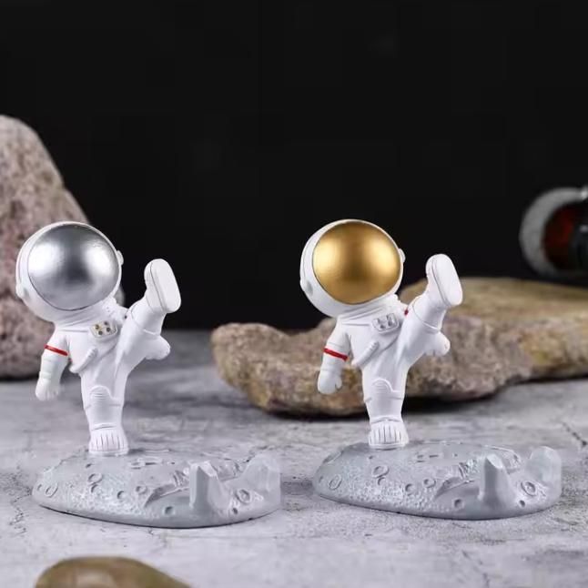 Nordic Astronaut Mobile Phone Stand – Unique Space-Themed Desk Holder | Random Design
