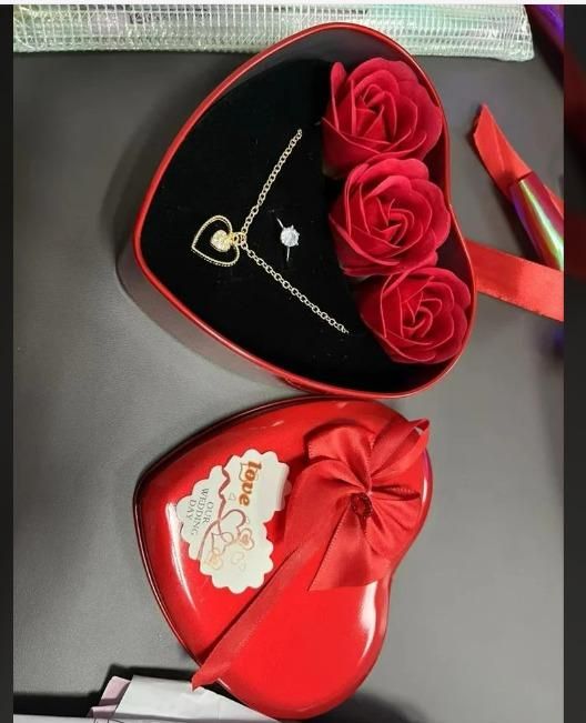 Sparkling Love Gift Box with Jewelry & Flowers