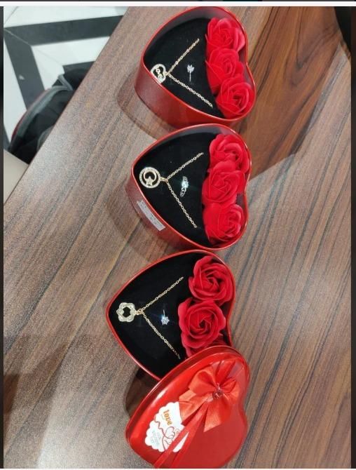 Sparkling Love Gift Box with Jewelry & Flowers