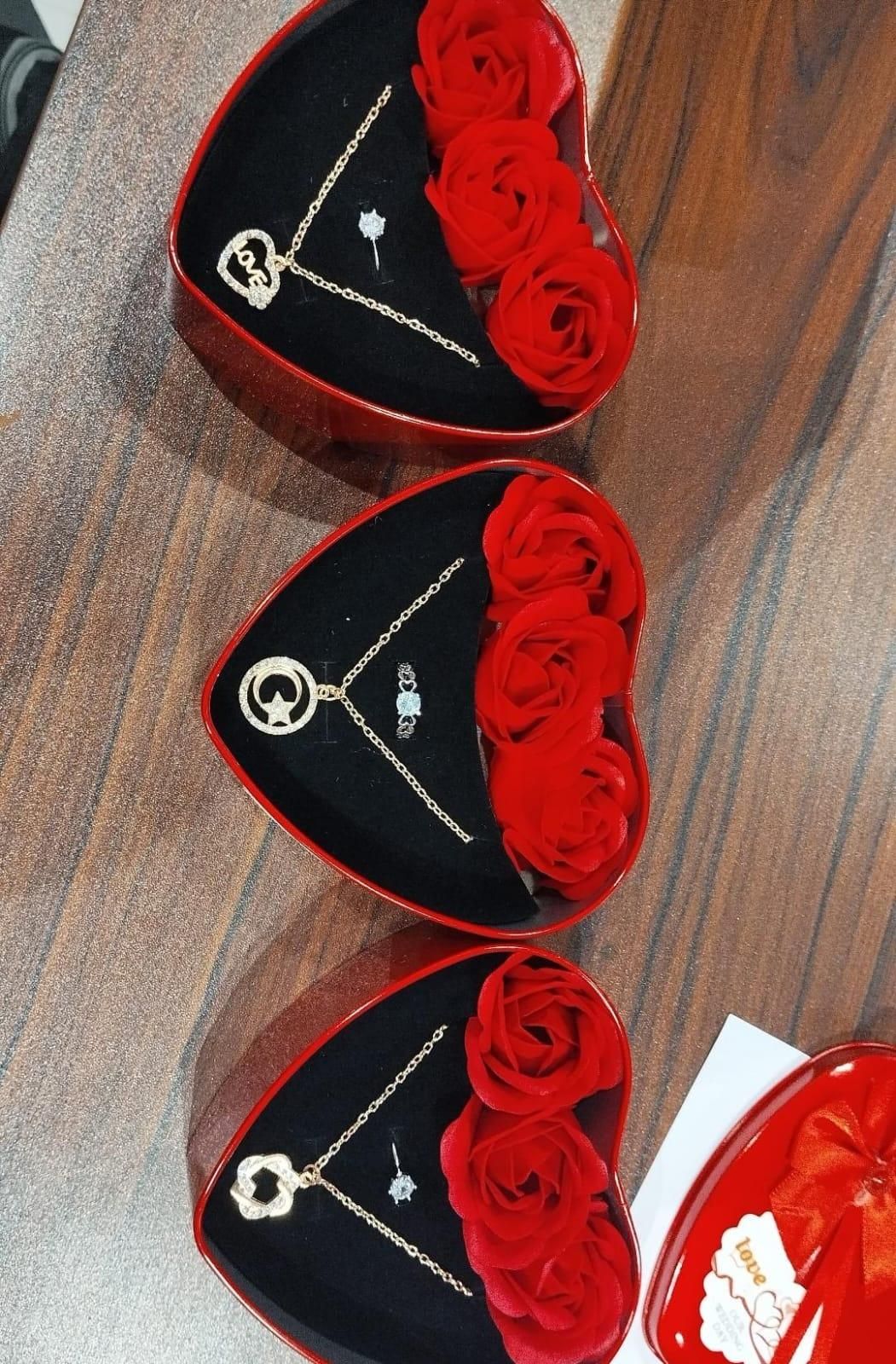 Sparkling Love Gift Box with Jewelry & Flowers